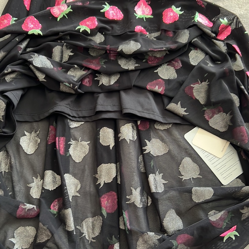 💥NWT Blackmilk Strawberries Black Stellar Dress ~ LIMITED Size XS - Picture 8 of 12